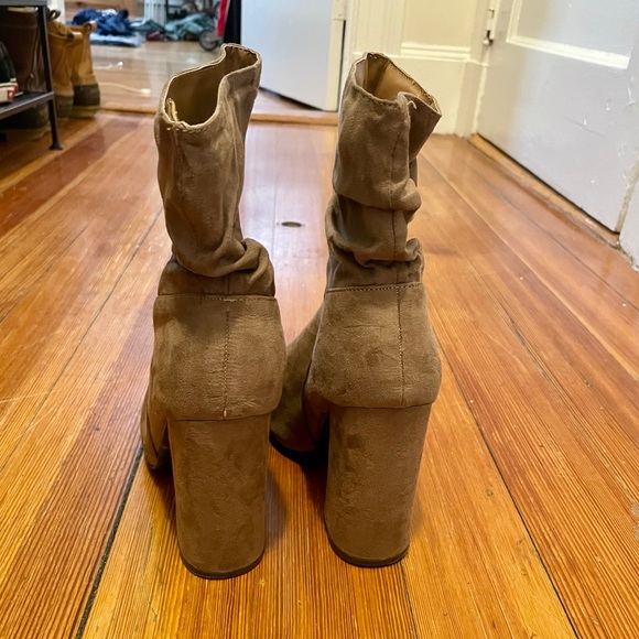 Slouchy suede booties - Picture 2 of 3